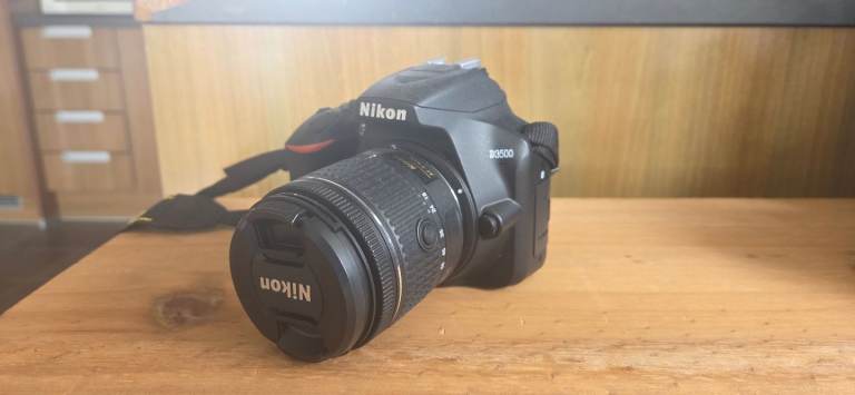 Nikon D3500 