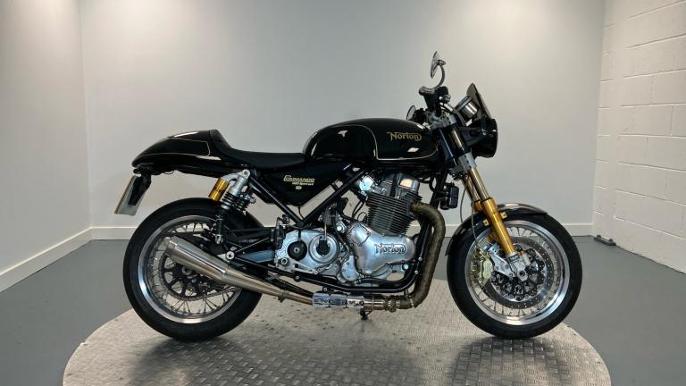2018 Norton Commando 961 SE SPORTS Petrol Manual