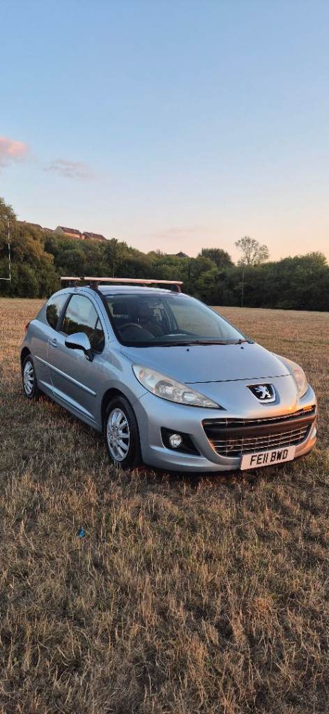 Peugeot, 207, Hatchback, 2011, Semi-Auto, 1598 (cc), 3 doors