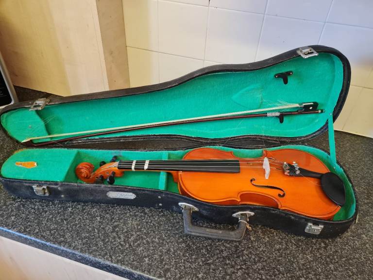 Skylark Brand Violin and Case