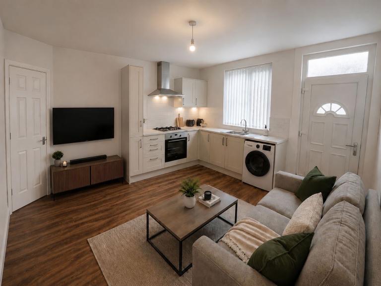 Newly Renovated Fully Furnished 1 Bedroom Flat – First Floor LS8 LEEDS