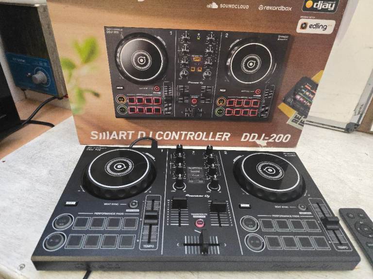 PIONEER DJ - SMART DJ CONTROLLER DDJ-200 DECKS