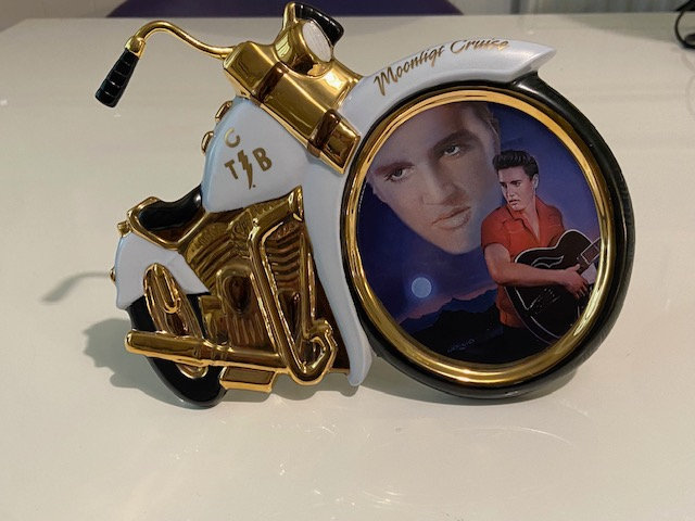 RARE: Elvis Motorbike Plate ‘Moonlight Cruise’ Dream of Passion Set 7/8 *NEW*