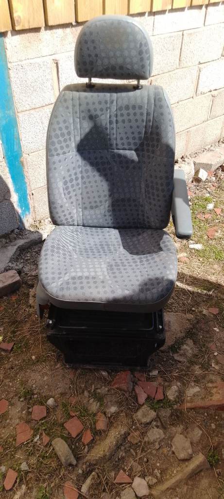 2x Ford Transit MK6/7 drivers seats, FASP swivels and seat bases. Photos to come.