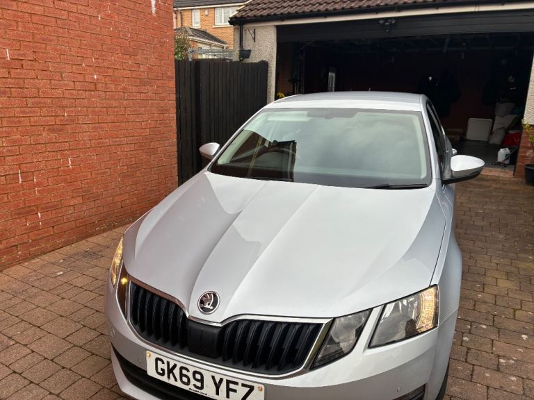 Skoda, OCTAVIA, Hatchback, 2019, Semi-Auto, 1598 (cc), 5 doors