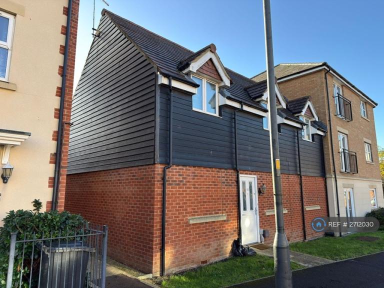 2 bedroom flat in Torun Way, Swindon, SN25 (2 bed) (#2712030)