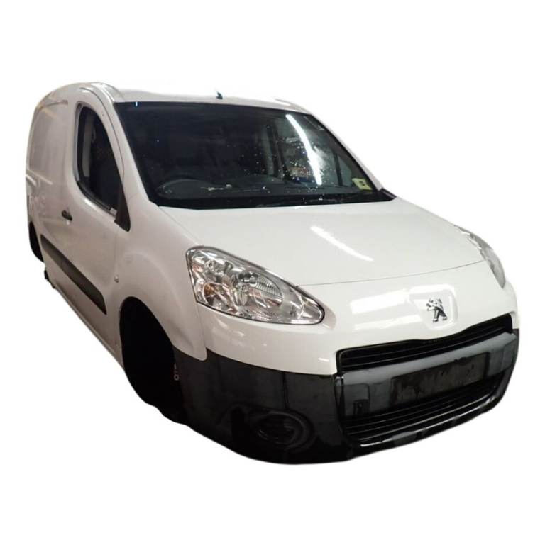 Second Hand Car Parts - Now Breaking a Peugeot Partner 2014 Diesel 1.6 Automatic