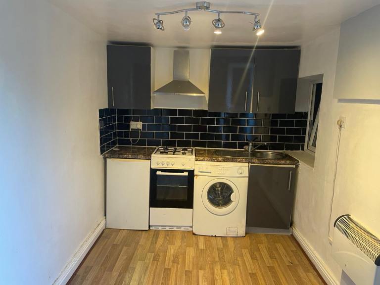 Flat to rent in Huddersfield Lockwood 