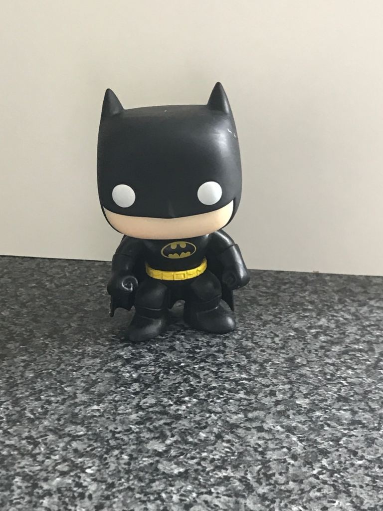 Funky Pop! DC Comics Super Heroes Batman Retro #01 Black Suit Vinyl Figure