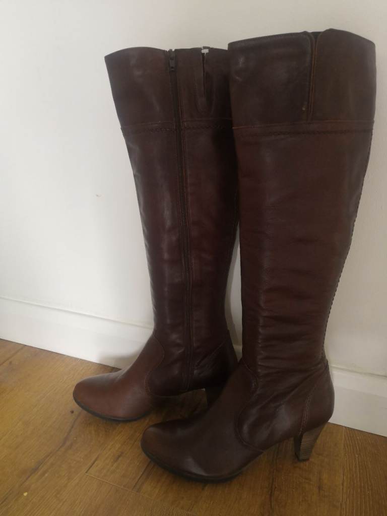 Brown leather boots new