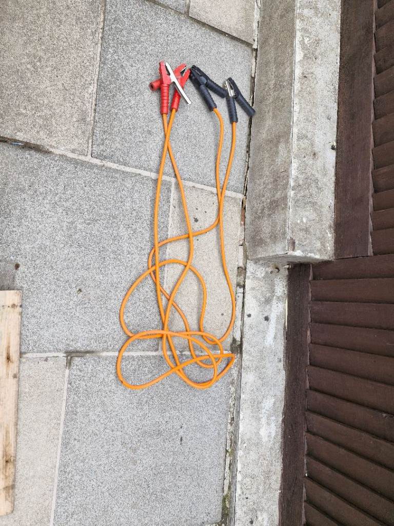 Heavy duty jump leads 
