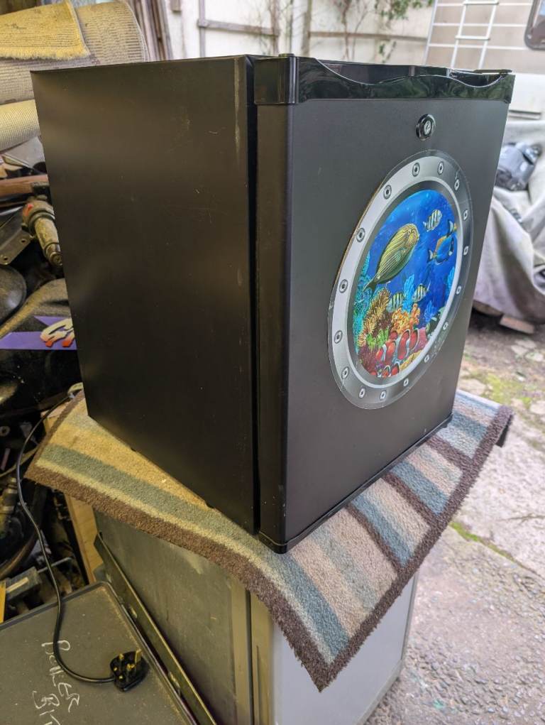 12/240v absorption fridge 40x43x49 cm