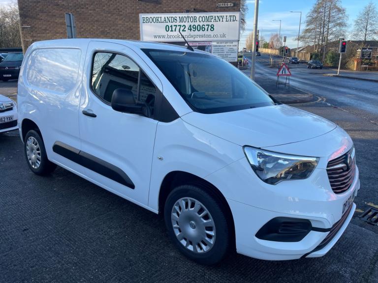 2020 Vauxhall Combo 1.6 TURBO D 2300 SPORTIVE PANEL VAN 4DR DIESEL MANUAL L1 H1 EURO 6  PANEL VAN...