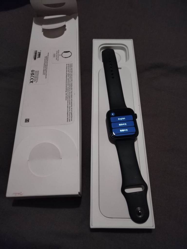 Apple watch SE (2nd gen), Midnight, 44mm sport band, with original box, USB cable & spare strap
