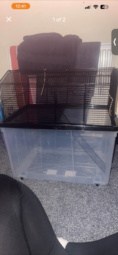 hamster cage (paw hut)