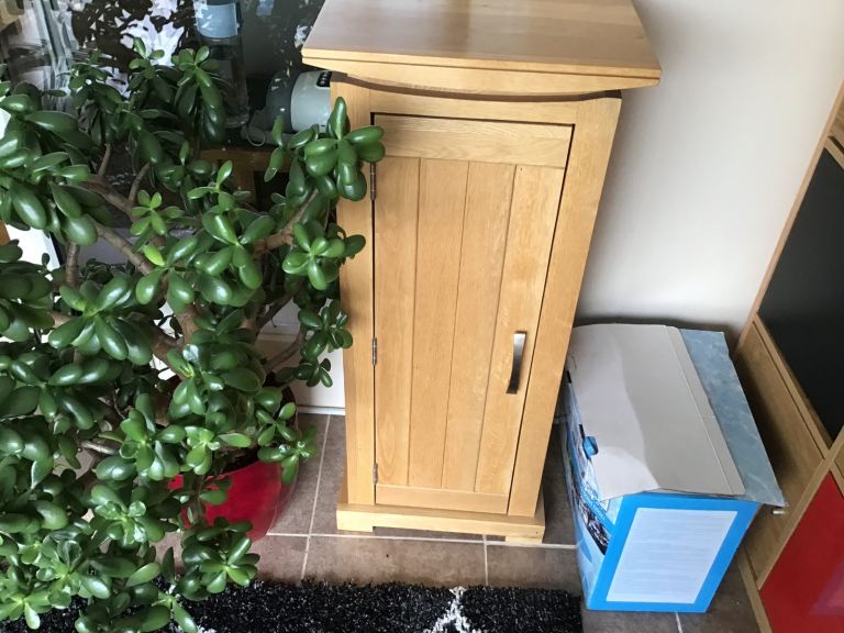 Oak dvd cd cabinet very sturdy