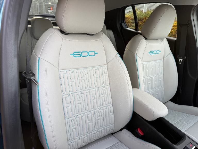 2025 Fiat 600 1.2 Hybrid 48V 136 La Prima 5dr eDCT-6 Hatchback Petrol Automatic