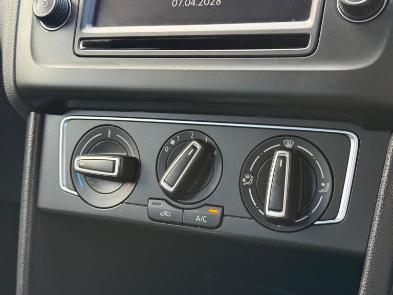 2015 Volkswagen Polo 1.2 TSI BlueMotion Tech SE DSG Euro 6 (s/s) 5dr HATCHBACK Petrol Automatic