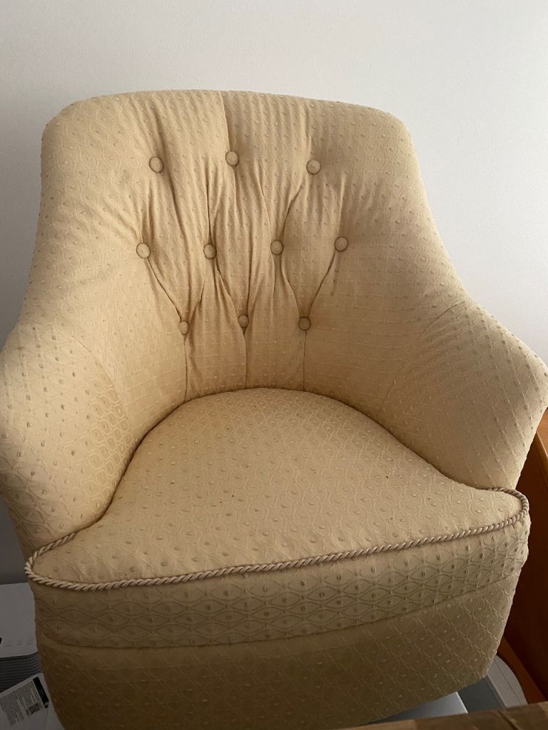 Arm chair- small 