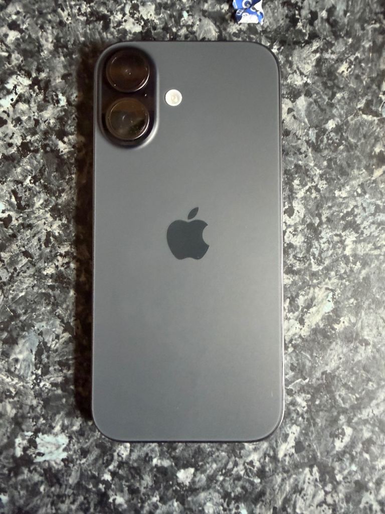 Apple iPhone 17 256GB in Grey – Fantastic Condition
