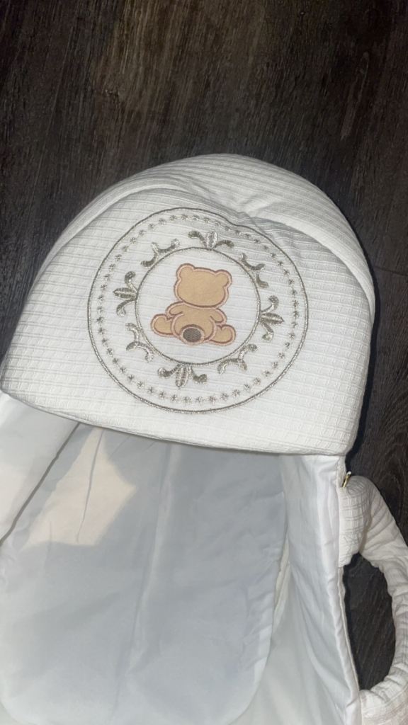 Mini chicks Moses basket 