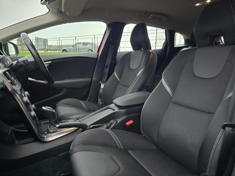 2017 Volvo V40 T2 [122] Momentum 5dr Geartronic HATCHBACK Petrol Automatic