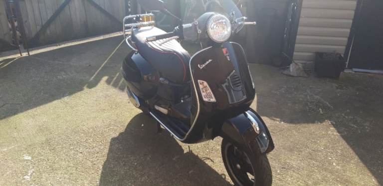 Vespa gts 250 low  2900 miles mot November 