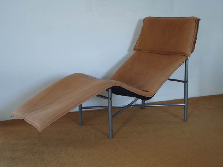 VINTAGE DESIGNER LEATHER LOUNGER RECLINER CHAIR BY TORD BJORKLAND 