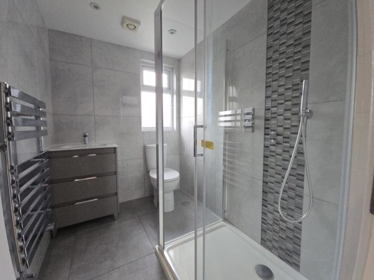 3 bedroom flat in Enfield 