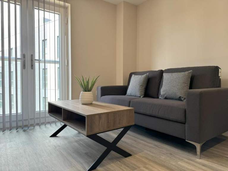 2 Bed 2 Bath Apartment in Manchester 