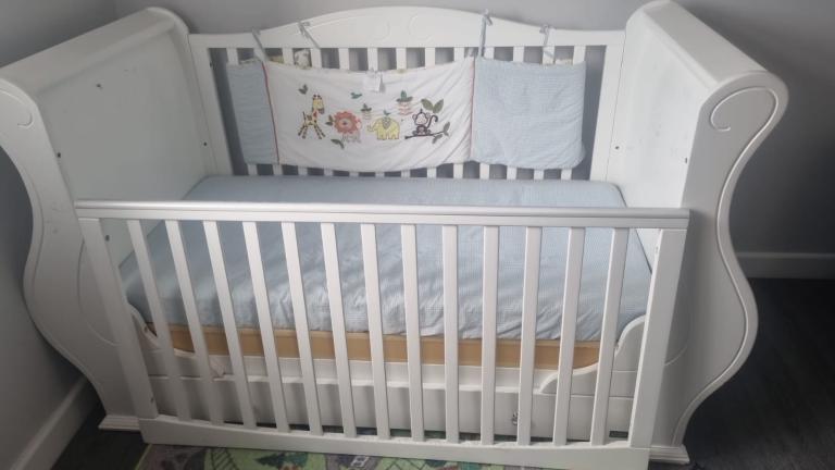 Tutti Bambini Cot bed + mattress