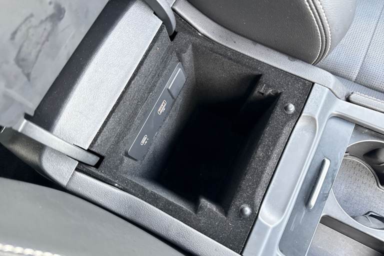 2023 Jaguar F-Pace 2.0 D200 MHEV R-Dynamic Black Auto AWD Euro 6 (s/s) 5dr SUV DIESEL Automatic