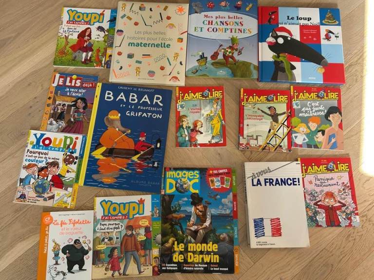 More than 50 French books and magazines for children