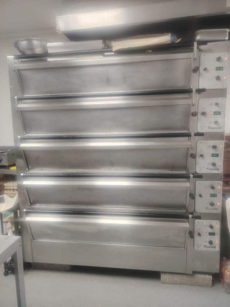 Tom Chandley MK4 Digital 15 tray 5 deck oven