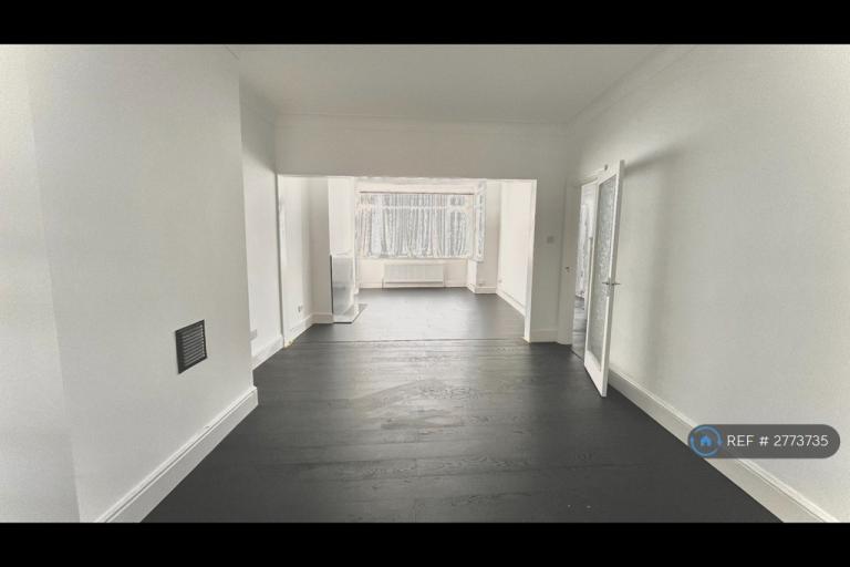 3 bedroom house in Raymead Avenue, Thornton Heath, CR7 (3 bed) (#2773735)