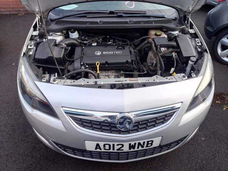 2012 Vauxhall Astra 1.6 16v SRi Euro 5 5dr HATCHBACK Petrol Manual