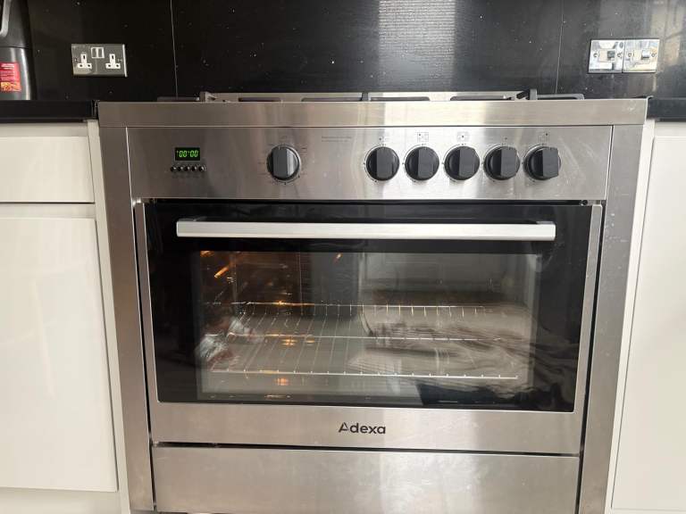   Professional Gas range 5 burners Cooker 
