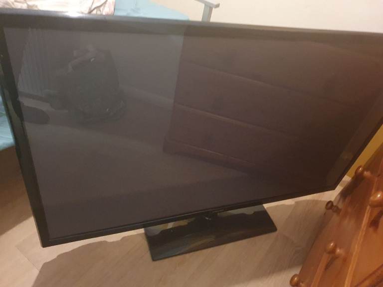 Samsung 51inch tv with 2 hdmi port (not smart tv)