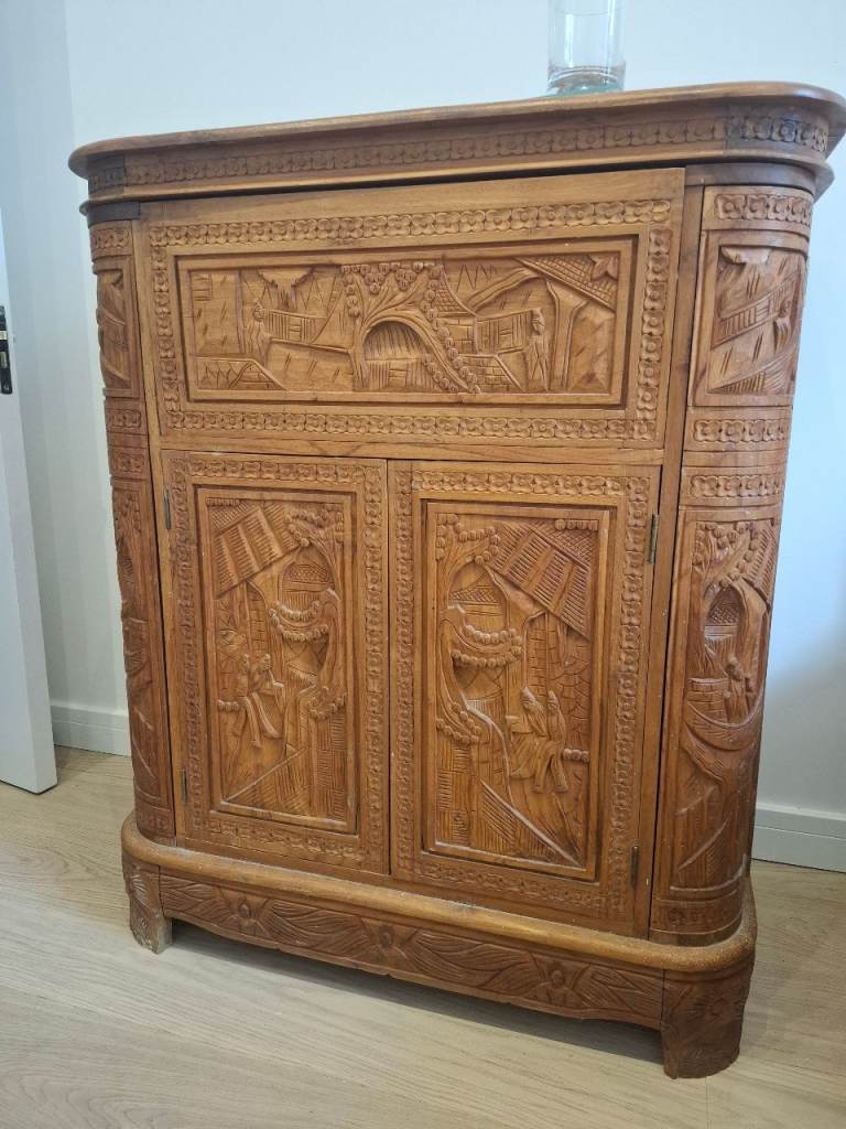 UNIQUE VINTAGE HAND CARVED SOLID WOOD BAR FOR SALE