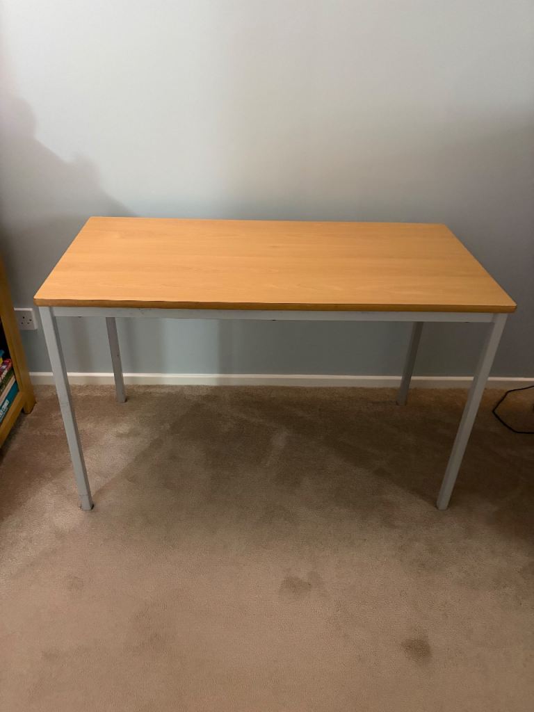 Desk / Table   + 1 Chair