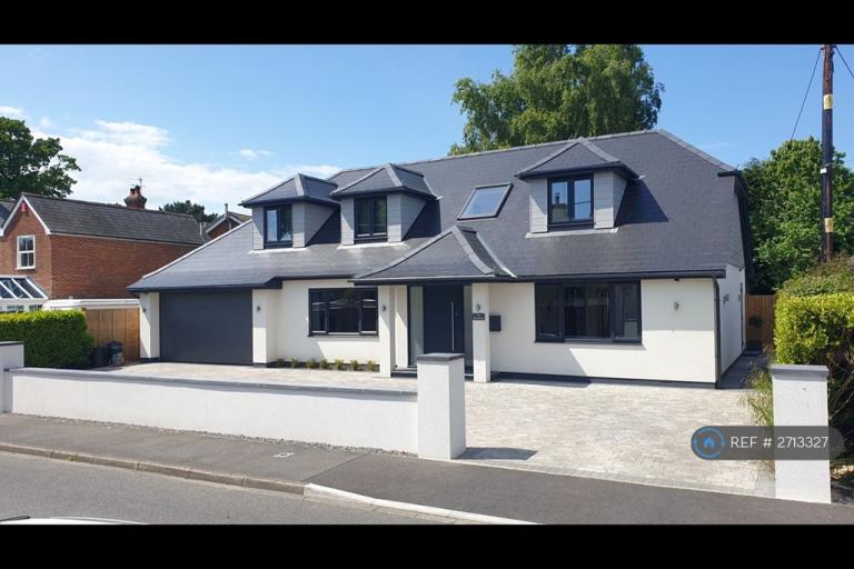 1 bedroom house in Northover Road, Pennington, Lymington, SO41 (1 bed) (#2713327)