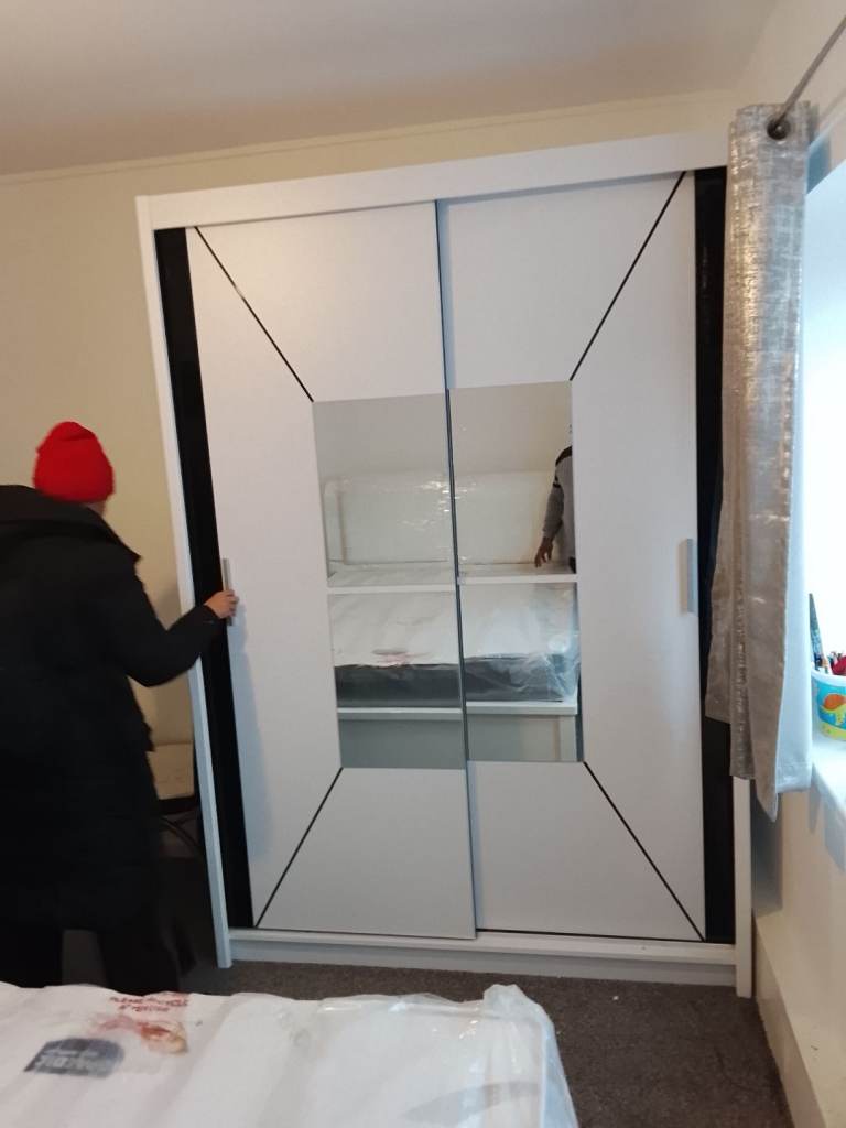 Furniture fitter Assambeling 