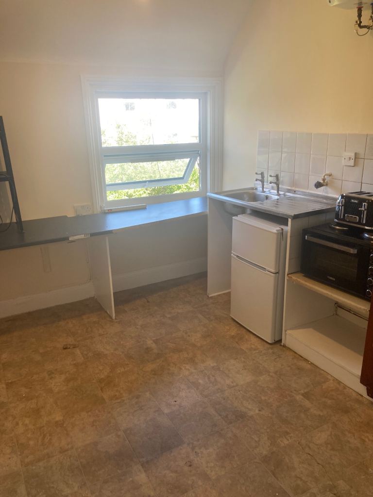 Single Room to Rent – Licensed HMO – Bills Included