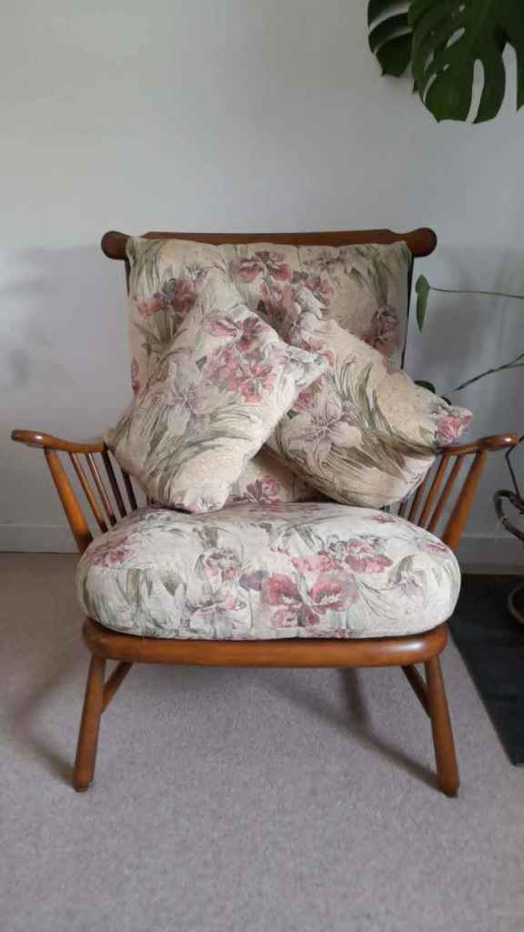 Beautiful Ercol Classic Armchair; a fine example! Original Cushions! Fab Condition!  Valued at £350