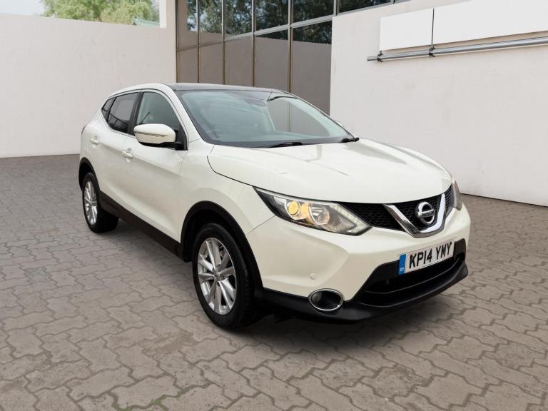 2014 Nissan Qashqai 1.5 dCi Acenta Premium 5dr HATCHBACK Diesel Manual