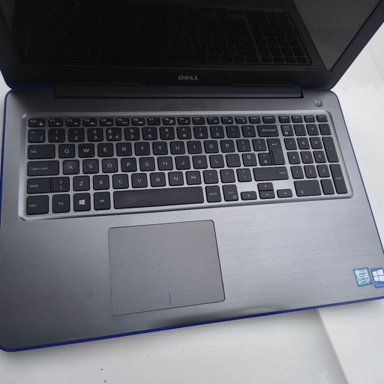 Dell laptop 15.6" Win10 reinstalled from scratch on SSD!