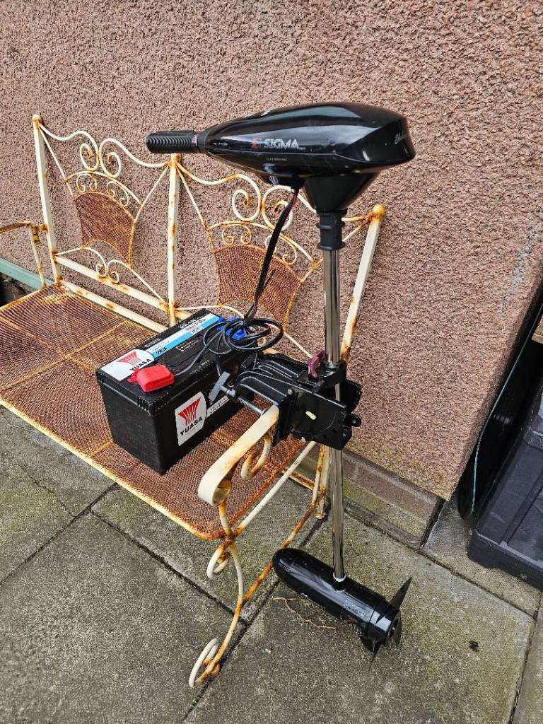 Outboard Shakespeare electric motor plus marine series battery