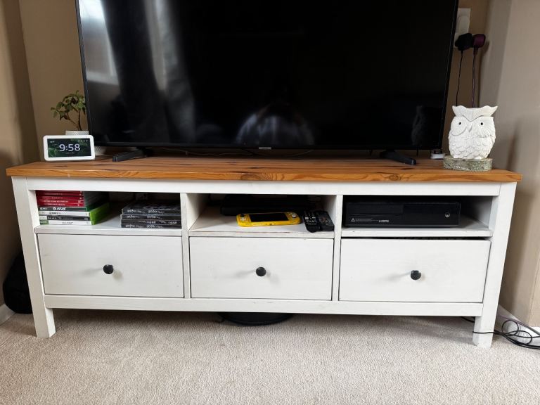 TV stand with drawers