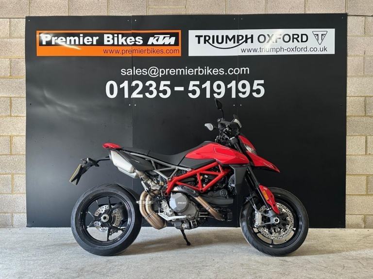 STUNNING ONE OWNER 2024/24 DUCATI HYPERMOTARD 950 MOTORCYCLE 