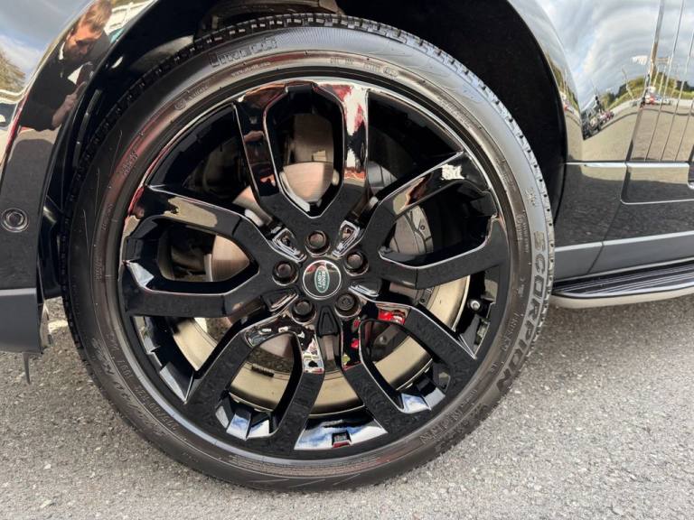 2020 70 RANGE ROVER 3.0 SD V6 VOGUE SE Diesel Auto with only 38,000 miles